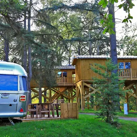Albirondack Park And Hotel