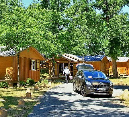 Albirondack Park And Hotel