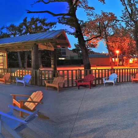 Otel Albirondack Park And 3*