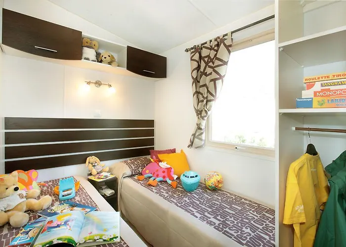 Albirondack Park And Hotel